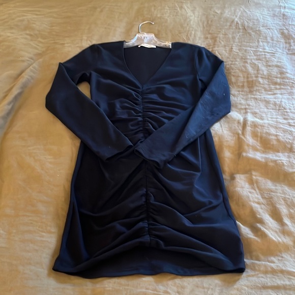 Barely worn reformation long sleeve dress - Picture 2 of 3